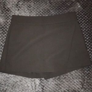 Black envelope skort